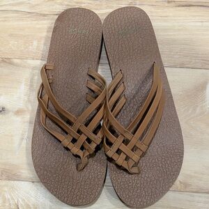 Sanuk Yoga Sandals 😀